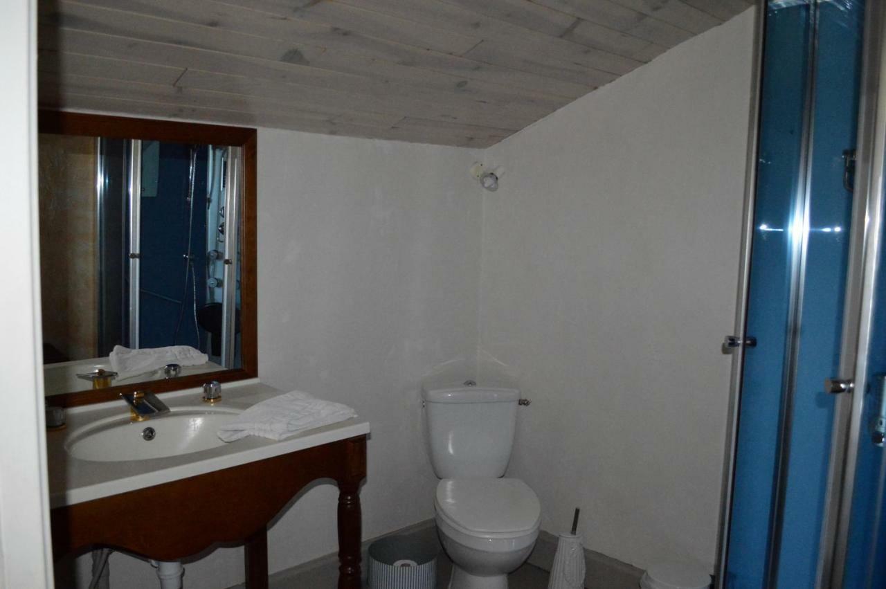 Le Prieure Saint-Pey-de-Castets Bagian luar foto