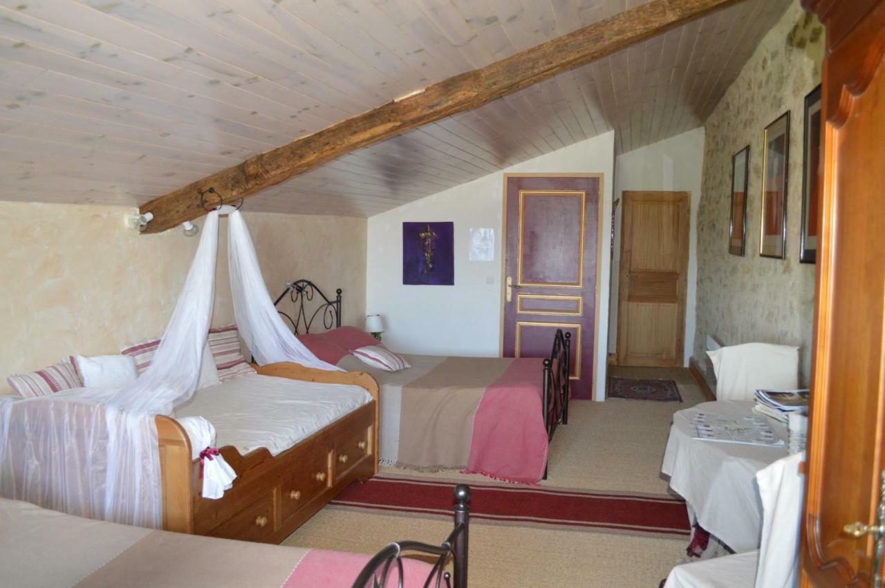 Le Prieure Saint-Pey-de-Castets Bagian luar foto