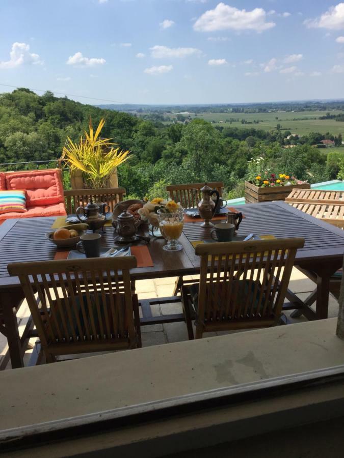Le Prieure Saint-Pey-de-Castets Bagian luar foto